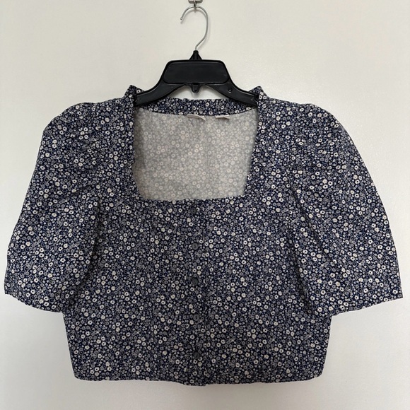 Levi's Tops - Levi's Women’s Blouse Size Large Navy Floral Cotton Square Neck Cropped NWOT